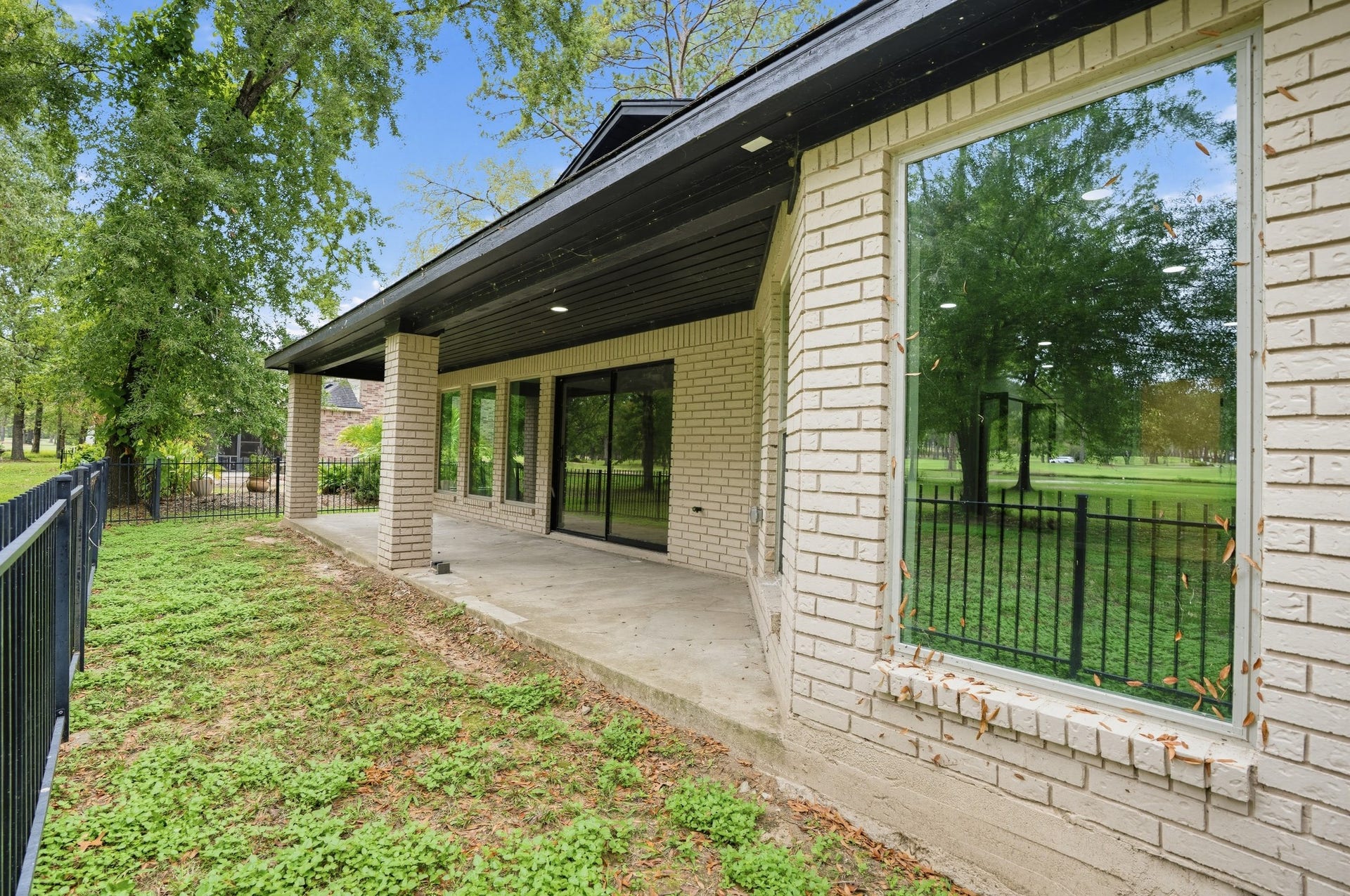 15 Presidio Road, Montgomery, TX 77356 15 Presidio Road, Montgomery, TX 77356
