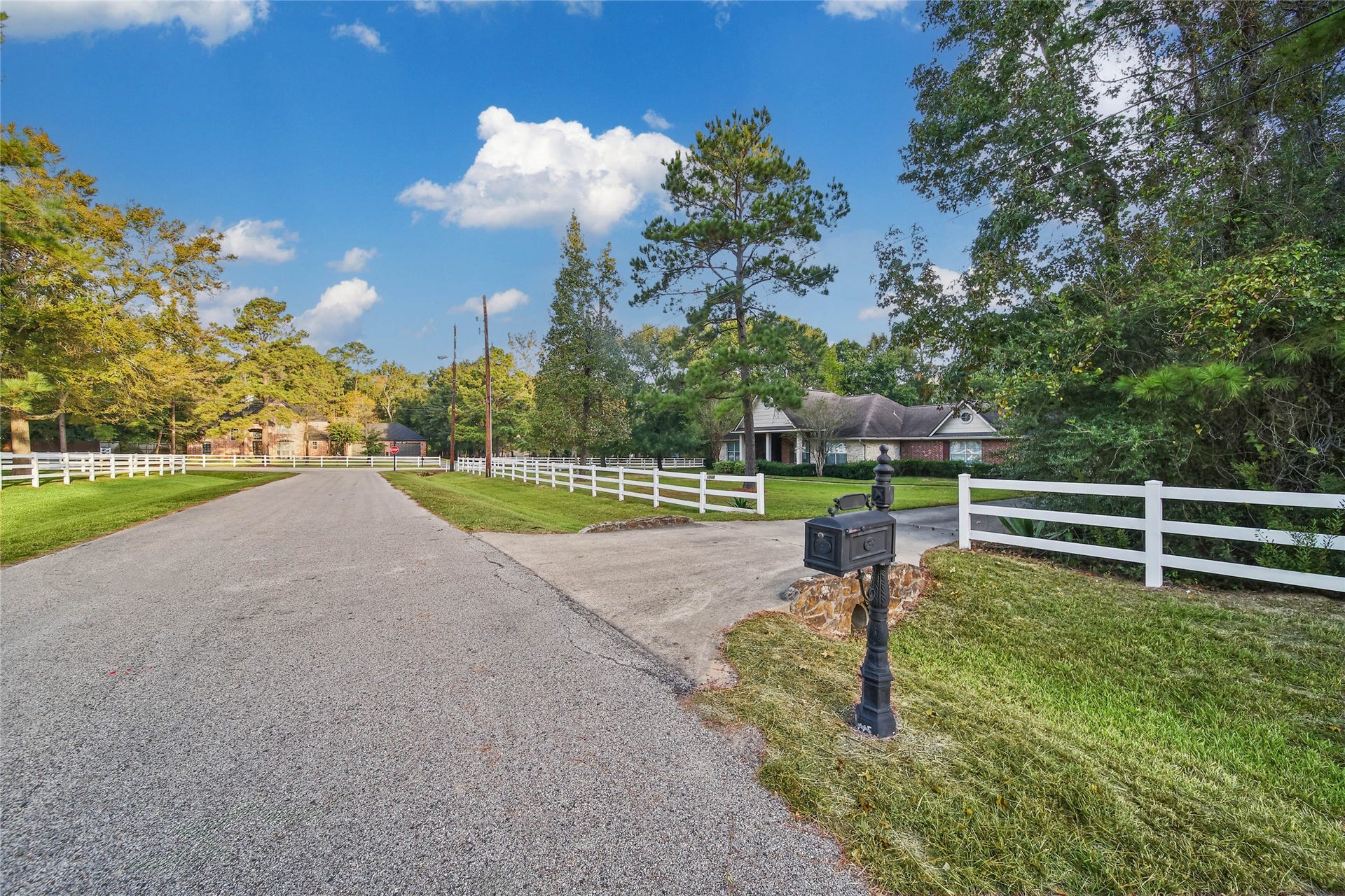 12026 Red Oak Court, Magnolia, TX 77354