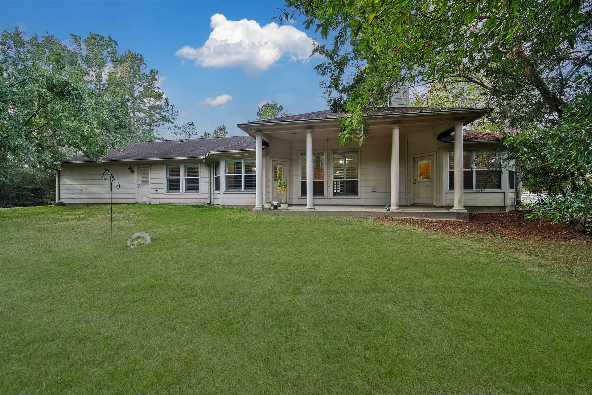 12026 Red Oak Court, Magnolia, TX 77354