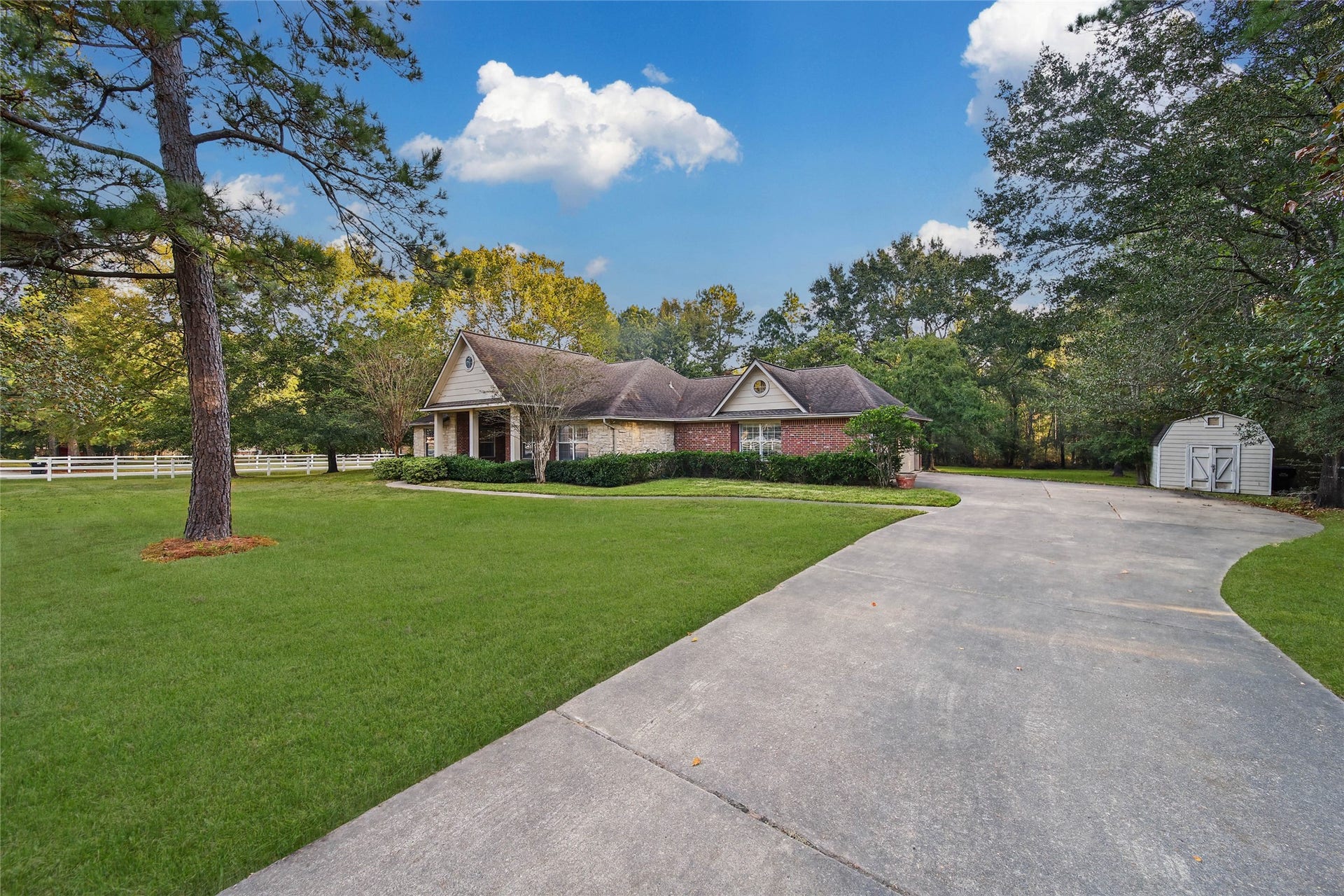 12026 Red Oak Court, Magnolia, TX 77354