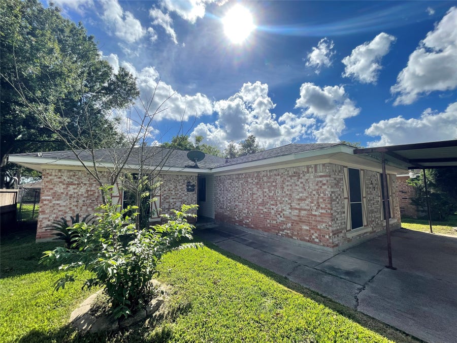 Property photo for 1212 AVENUE M, South Houston, TX