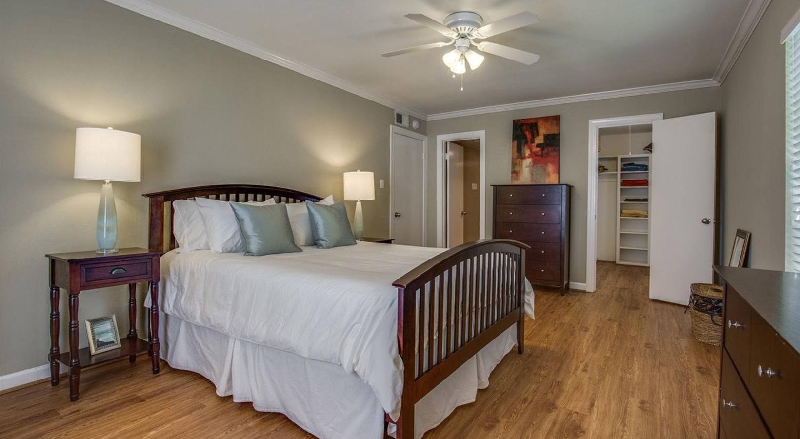 PLEASE VIEW THE VIRTUAL TOUR LINK IN THE LISTING TO SEE ACRTUAL LAYOUT