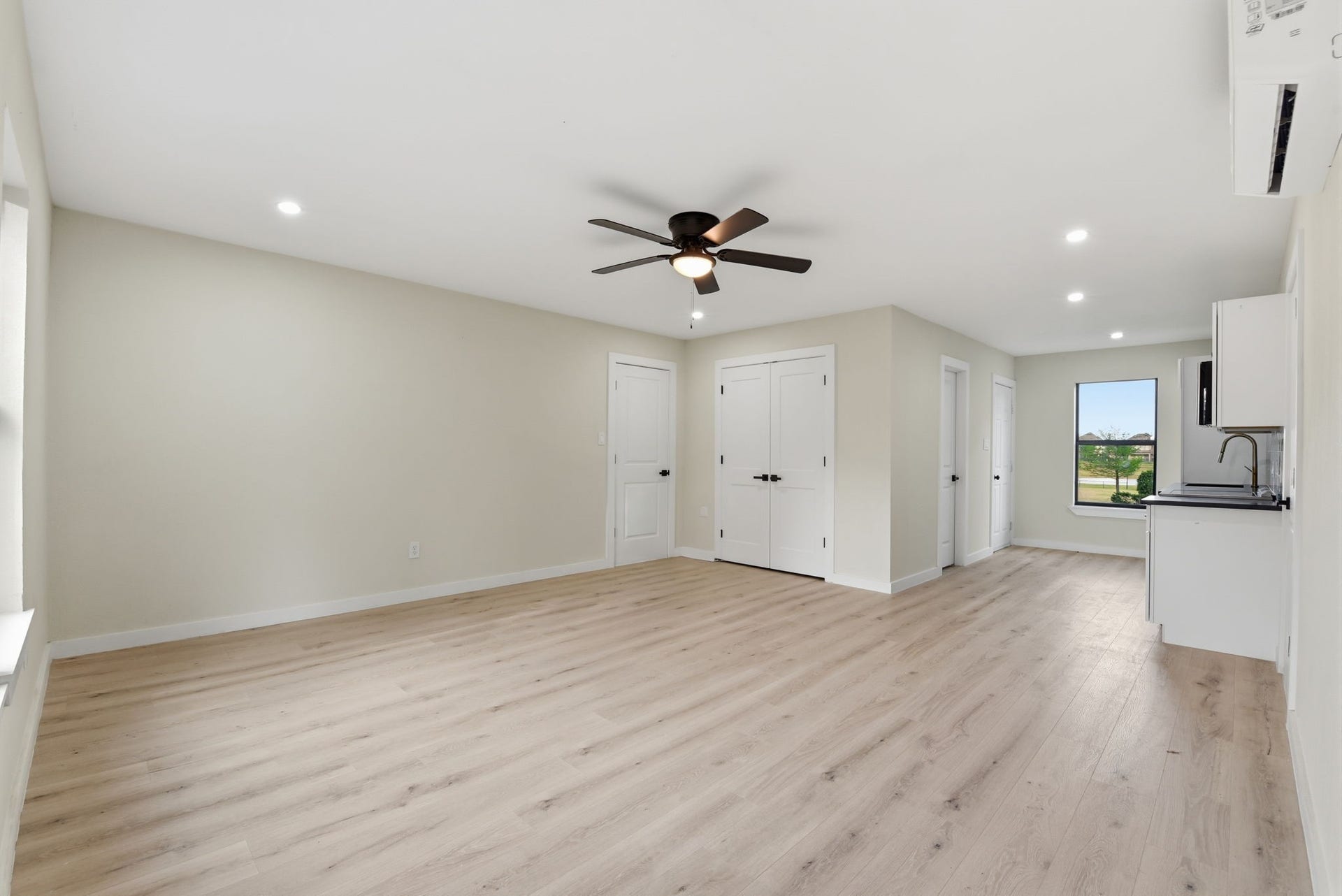 1011 Sycamore Road, Richmond, TX 77469 Garage apartment has 3 separate closets