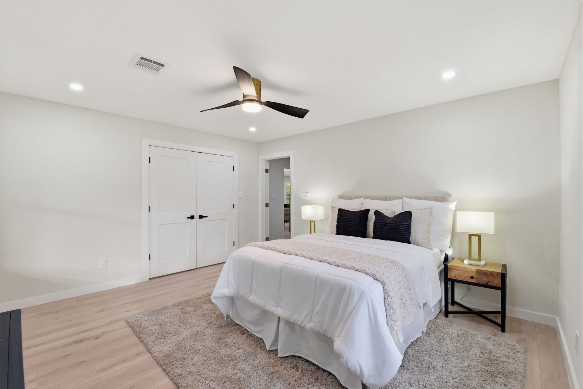 1011 Sycamore Road, Richmond, TX 77469 Another view of the guest bedroom