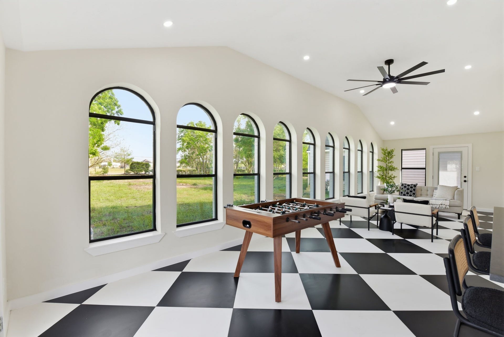 1011 Sycamore Road, Richmond, TX 77469 Another view of the great room