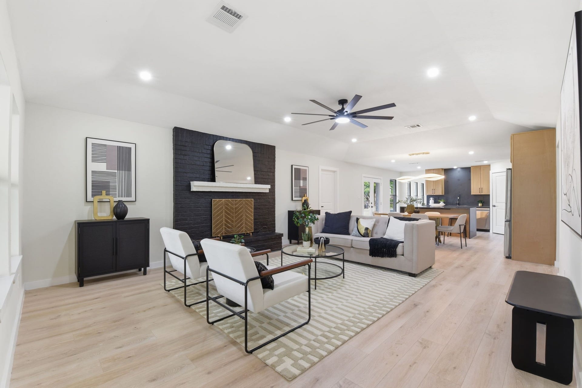 1011 Sycamore Road, Richmond, TX 77469 Open living space with dining and kitchen