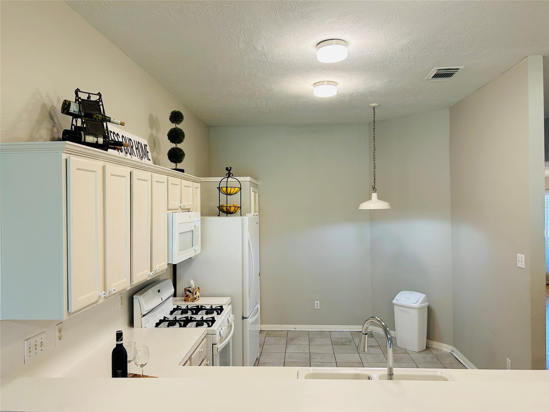 1404 Helmsley Drive, Rosenberg, TX 77471 1404 Helmsley Drive, Rosenberg, TX 77471