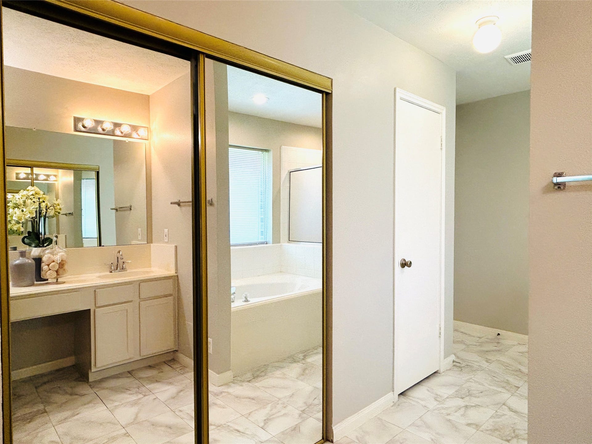 1404 Helmsley Drive, Rosenberg, TX 77471 1404 Helmsley Drive, Rosenberg, TX 77471