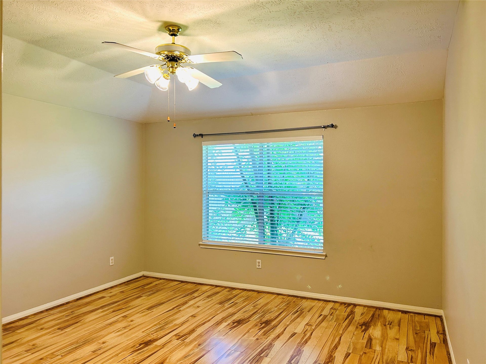 1404 Helmsley Drive, Rosenberg, TX 77471 1404 Helmsley Drive, Rosenberg, TX 77471