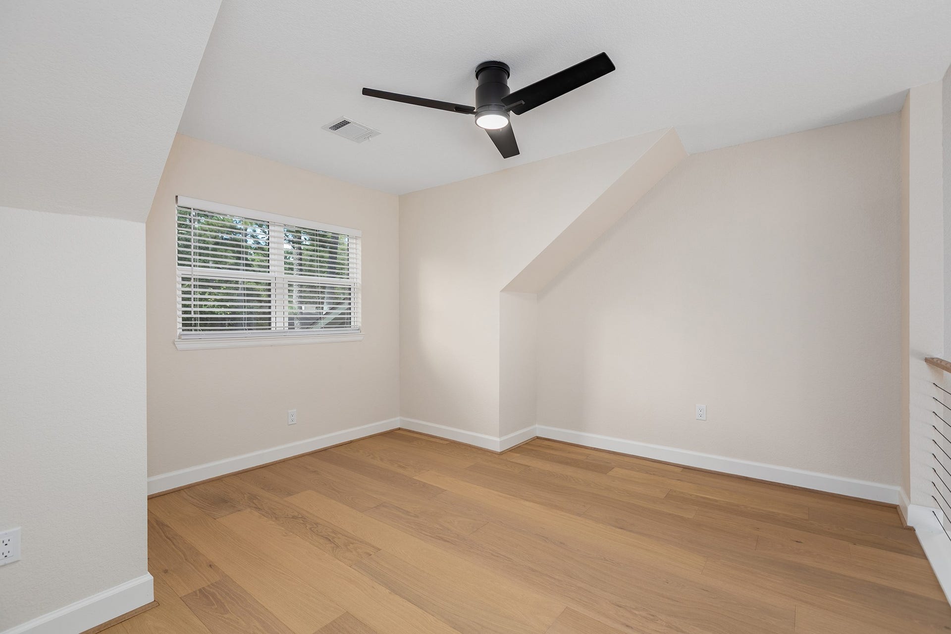 50 N Timber Top Drive, The Woodlands, TX 77380 50 N Timber Top Drive, The Woodlands, TX 77380