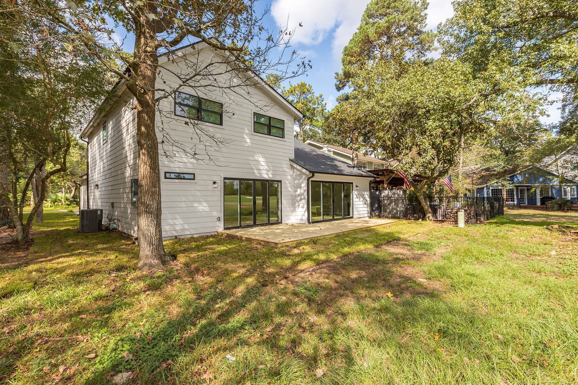 50 N Timber Top Drive, The Woodlands, TX 77380 50 N Timber Top Drive, The Woodlands, TX 77380