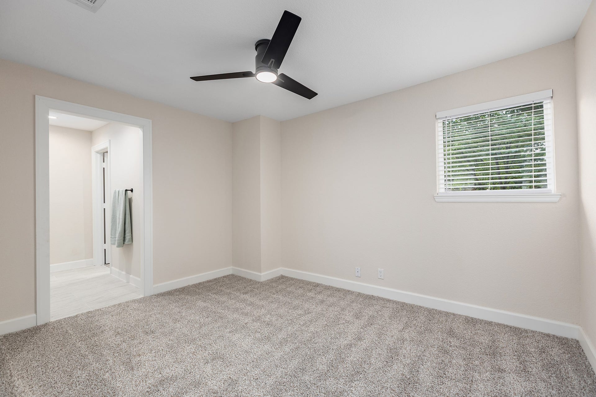50 N Timber Top Drive, The Woodlands, TX 77380 50 N Timber Top Drive, The Woodlands, TX 77380