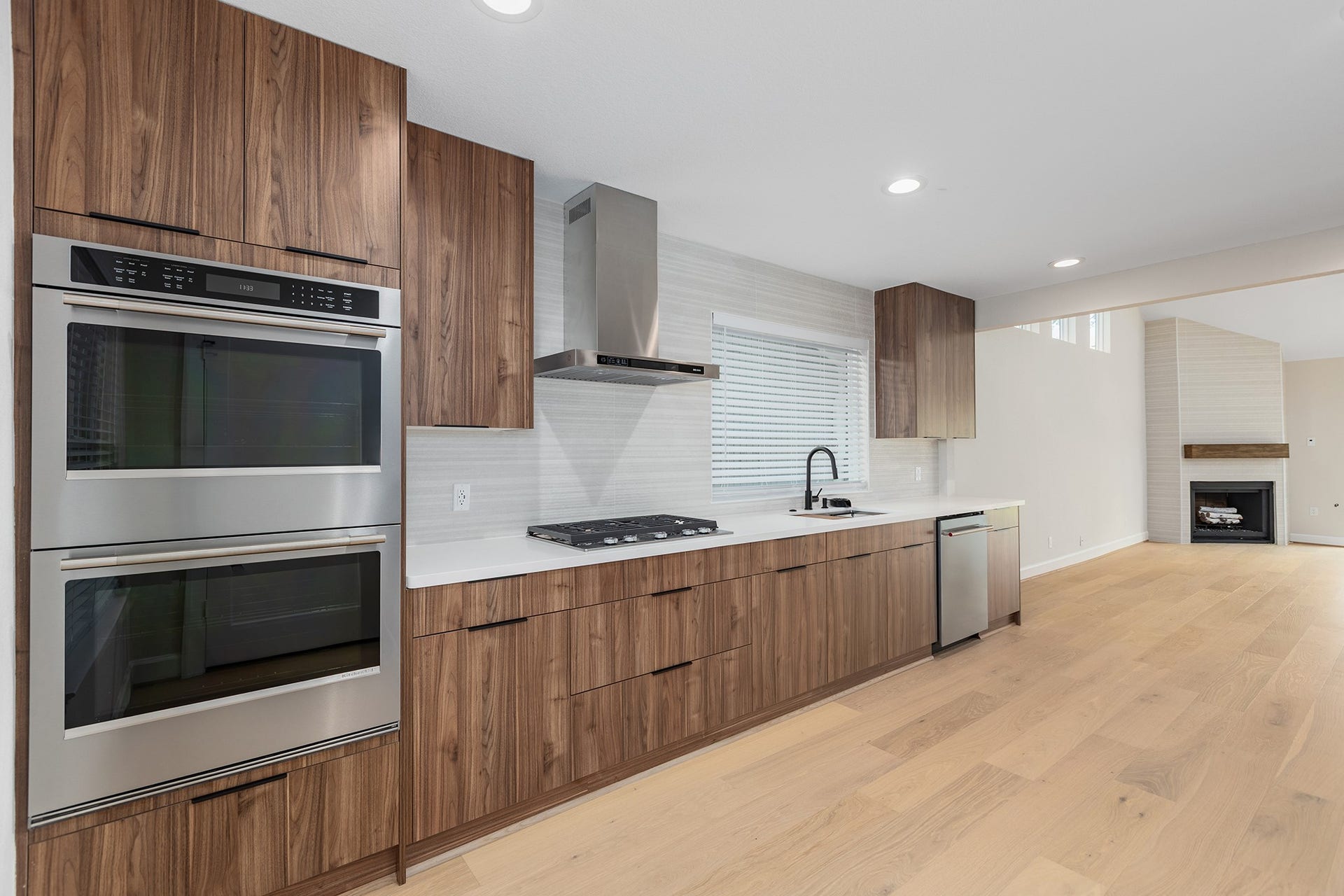 50 N Timber Top Drive, The Woodlands, TX 77380 50 N Timber Top Drive, The Woodlands, TX 77380