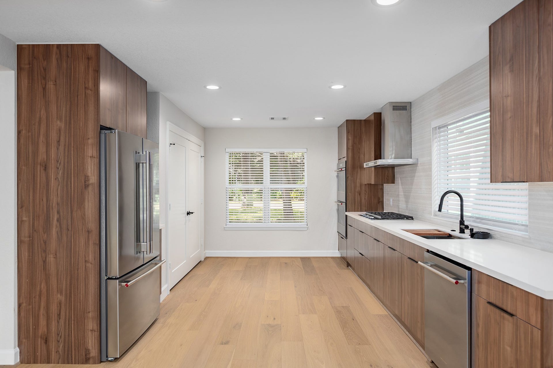 50 N Timber Top Drive, The Woodlands, TX 77380 50 N Timber Top Drive, The Woodlands, TX 77380