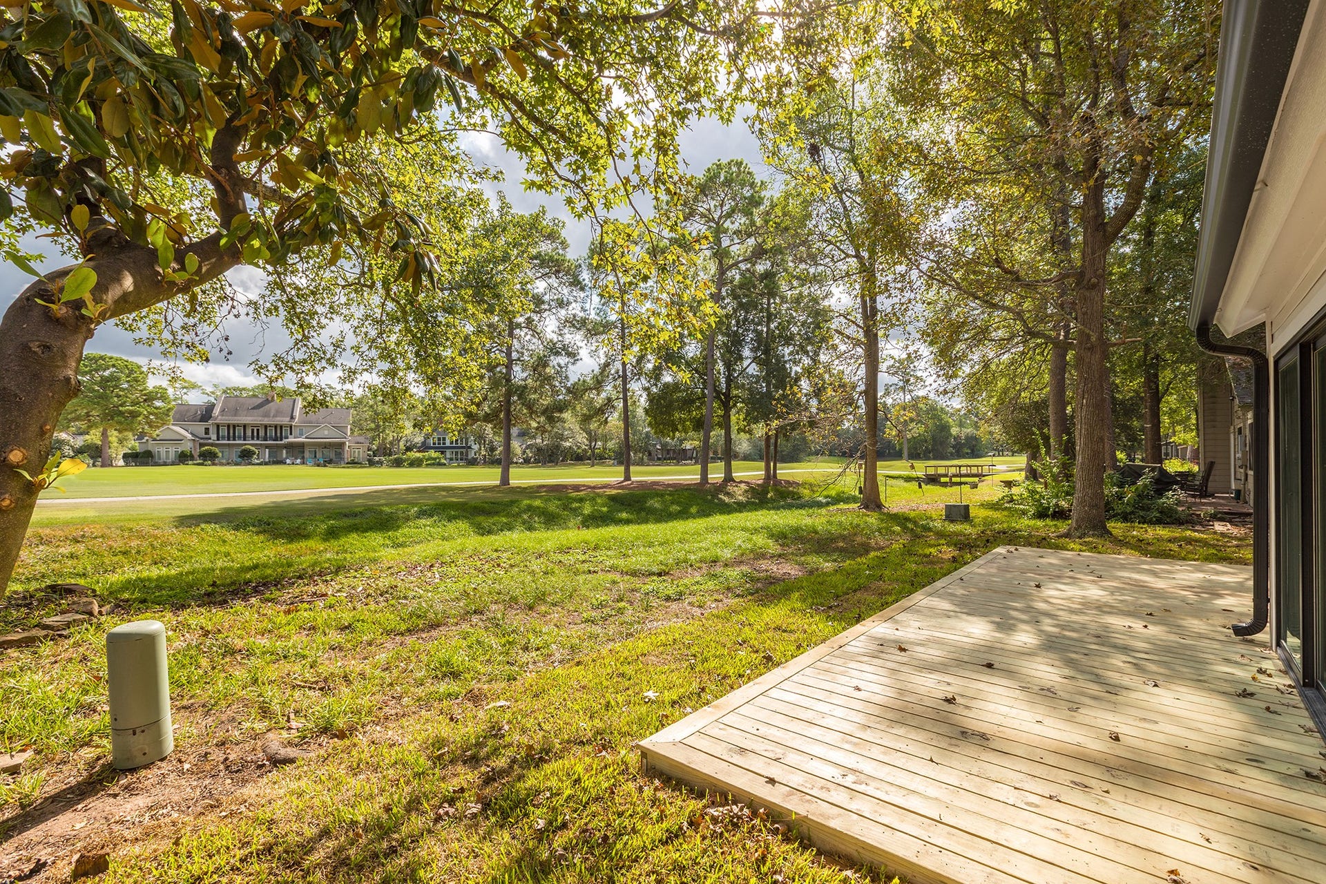 50 N Timber Top Drive, The Woodlands, TX 77380 50 N Timber Top Drive, The Woodlands, TX 77380