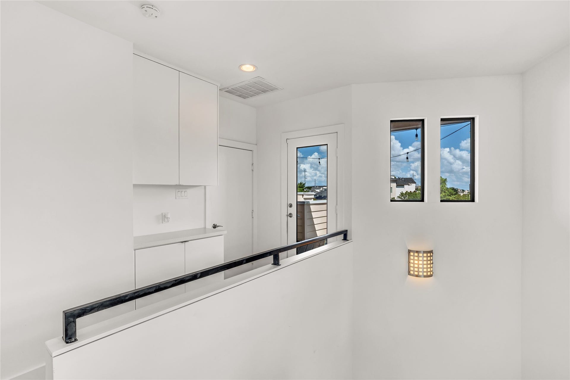 1624 Vermont Street, Houston, TX 77006 4th Floor entry to your very own private rooftop terrace!