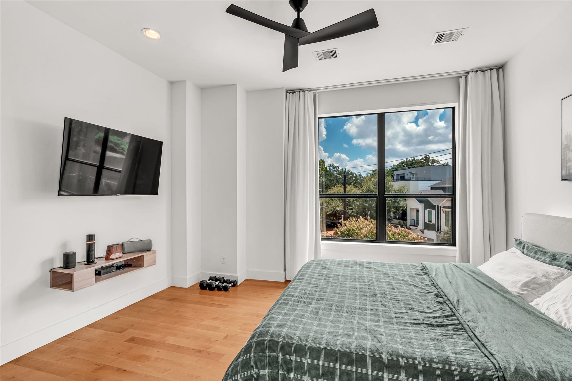 1624 Vermont Street, Houston, TX 77006 1624 Vermont Street, Houston, TX 77006