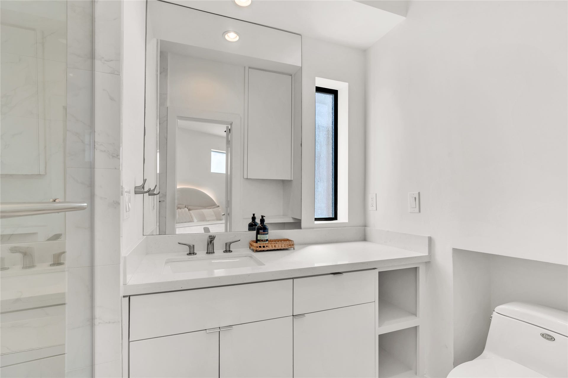 1624 Vermont Street, Houston, TX 77006 Bathroom.