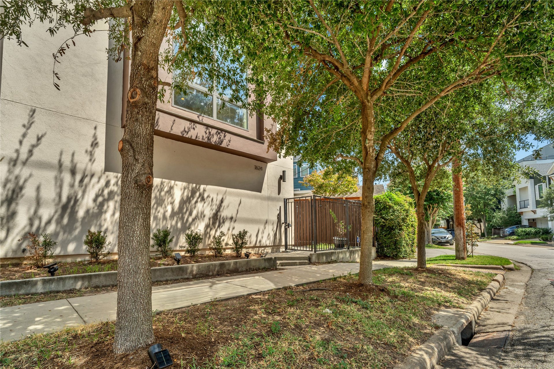 1624 Vermont Street, Houston, TX 77006 1624 Vermont Street, Houston, TX 77006