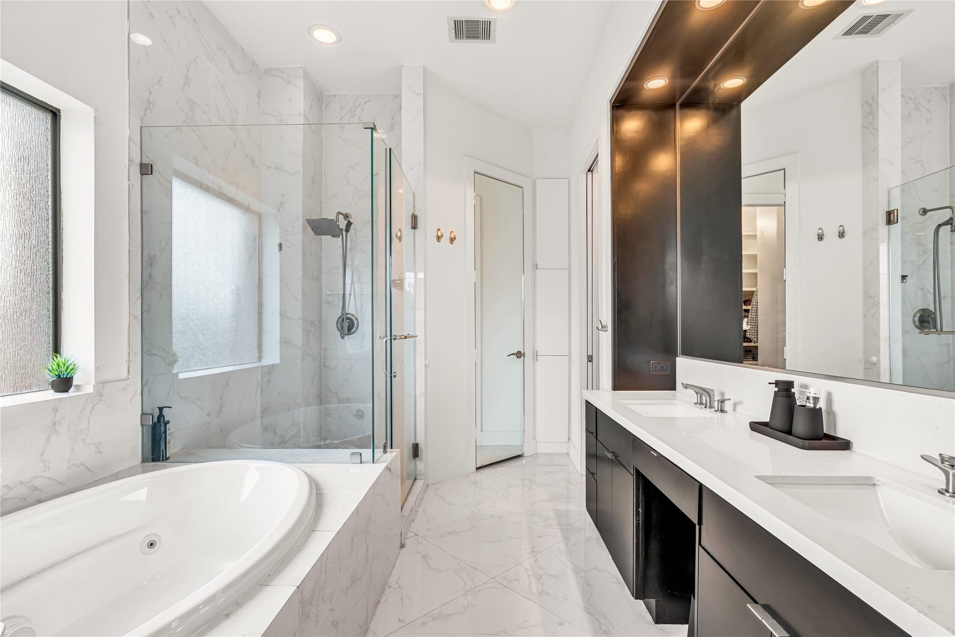 1624 Vermont Street, Houston, TX 77006 1624 Vermont Street, Houston, TX 77006