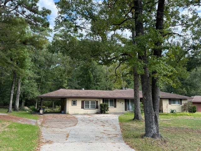 Property photo for 226 Sunset Boulevard, Conroe, TX