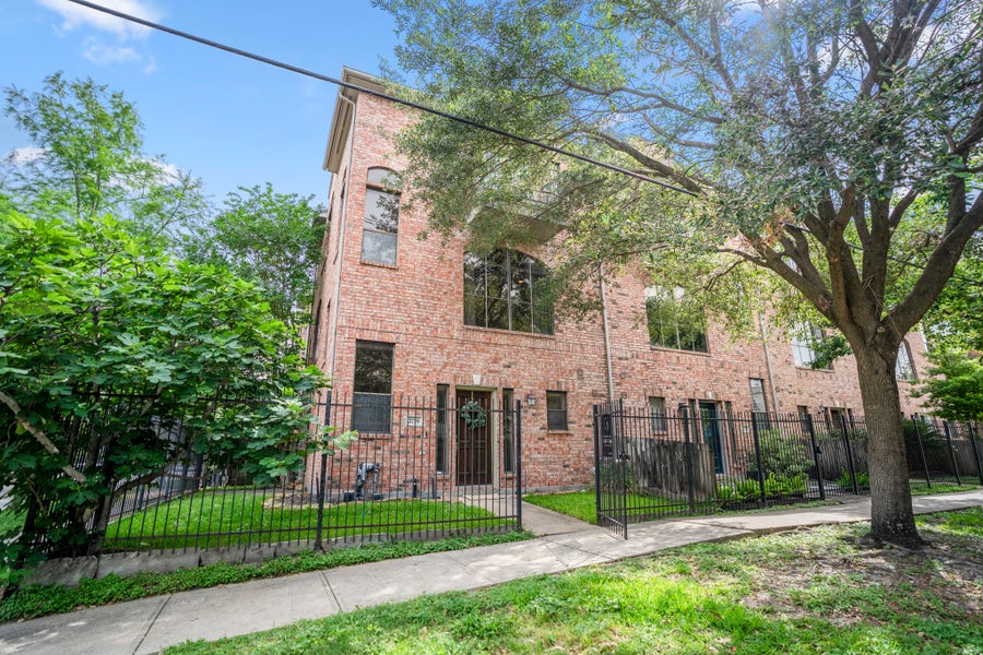 Property photo for 2719 La Branch Street, Houston, TX