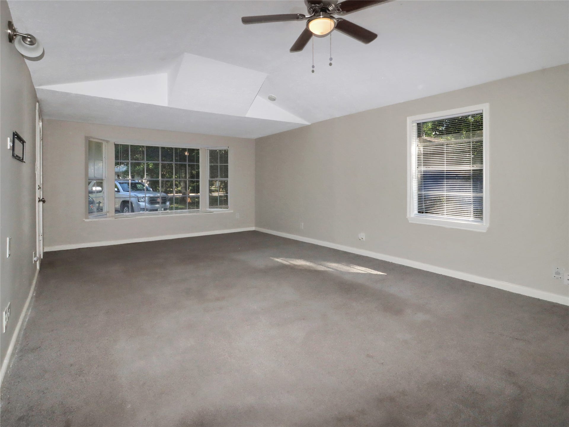 720 Roosevelt Street, La Marque, TX 77568 Living Room