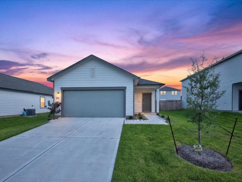 Property photo for 31318 Gayle Prairie Oaks St Street, Waller, TX