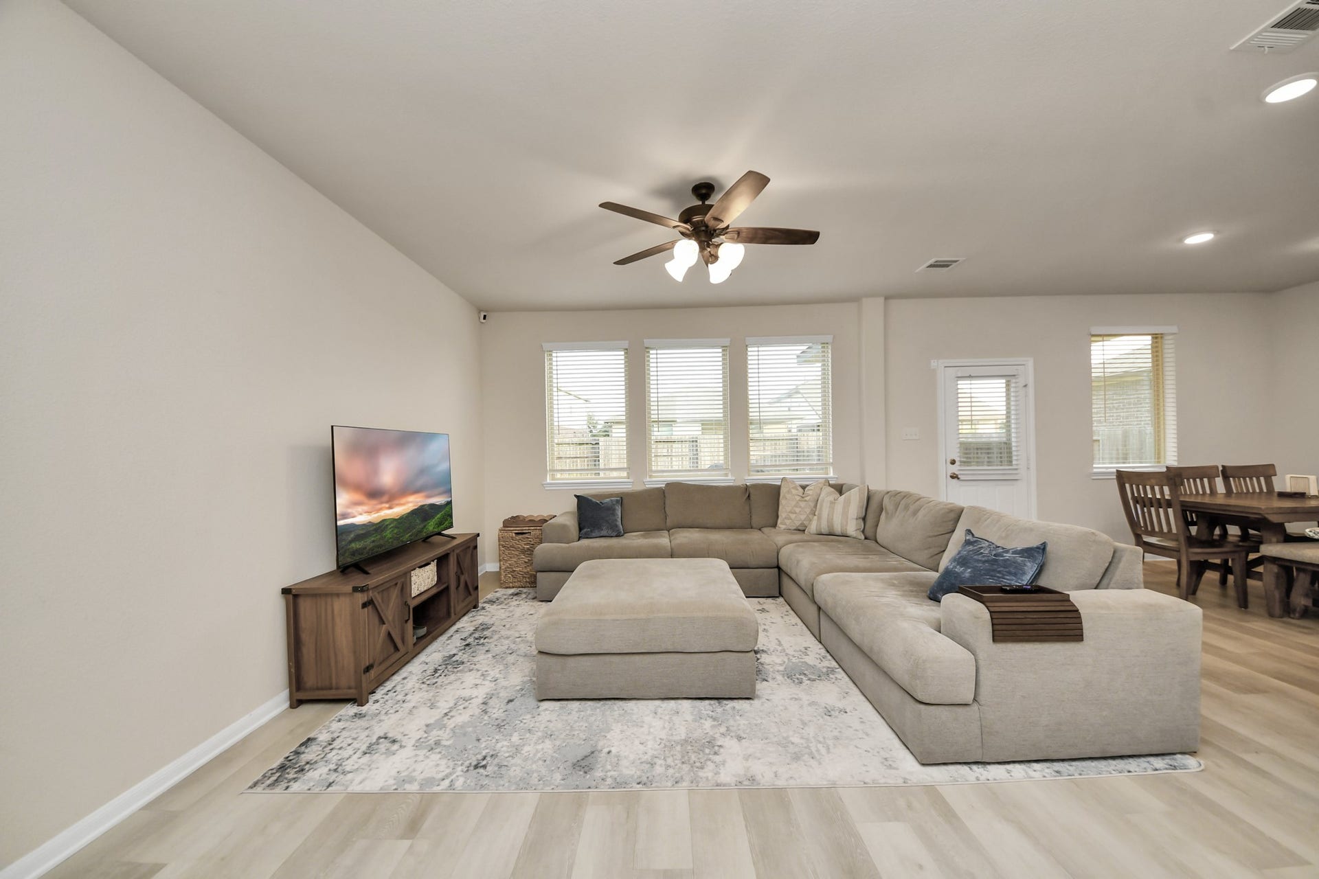 26030 Drover Sky Court, Richmond, TX 77406 Living room.