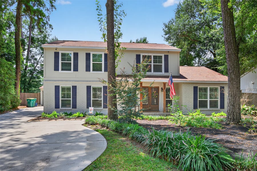 Property photo for 10 Kittiwake Court, The Woodlands, TX