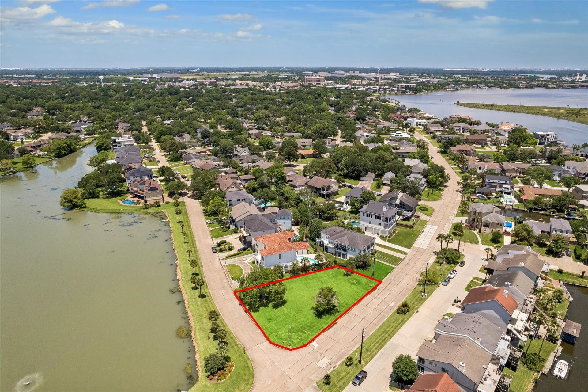 18743 Martinique Drive, Nassau Bay, TX 77058 18743 Martinique Drive, Nassau Bay, TX 77058