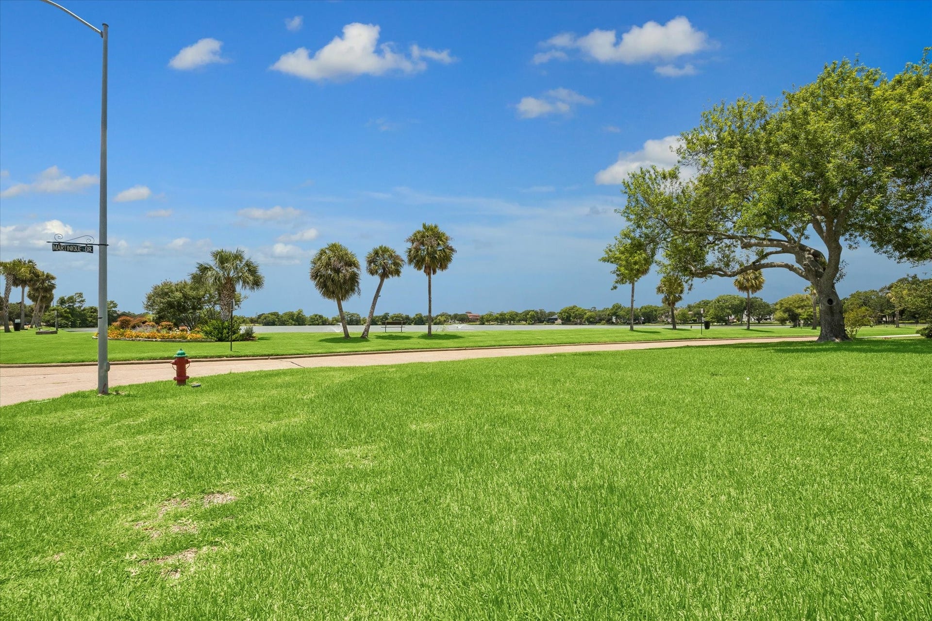 18743 Martinique Drive, Nassau Bay, TX 77058 18743 Martinique Drive, Nassau Bay, TX 77058