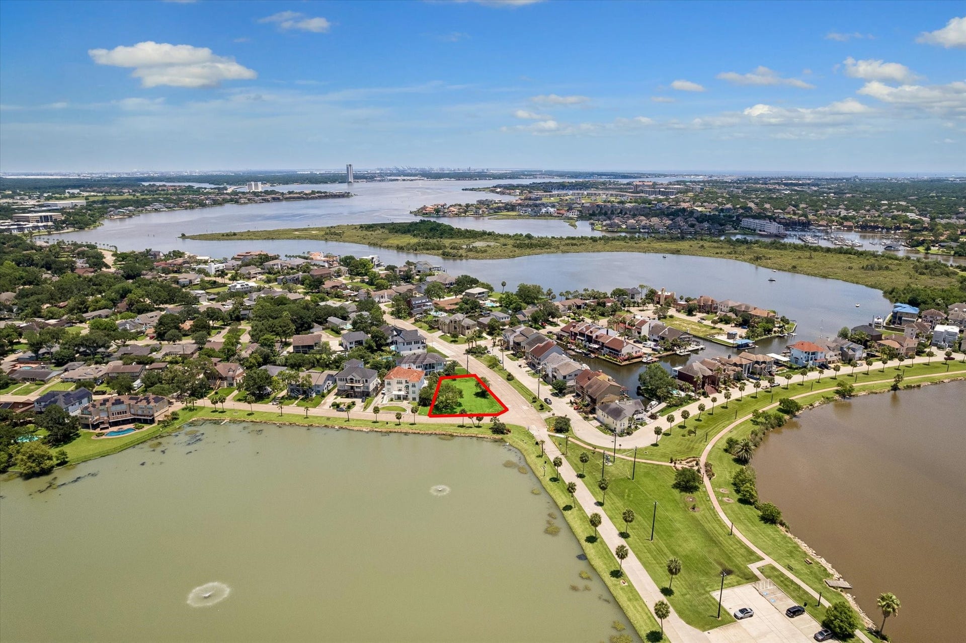 18743 Martinique Drive, Nassau Bay, TX 77058 18743 Martinique Drive, Nassau Bay, TX 77058