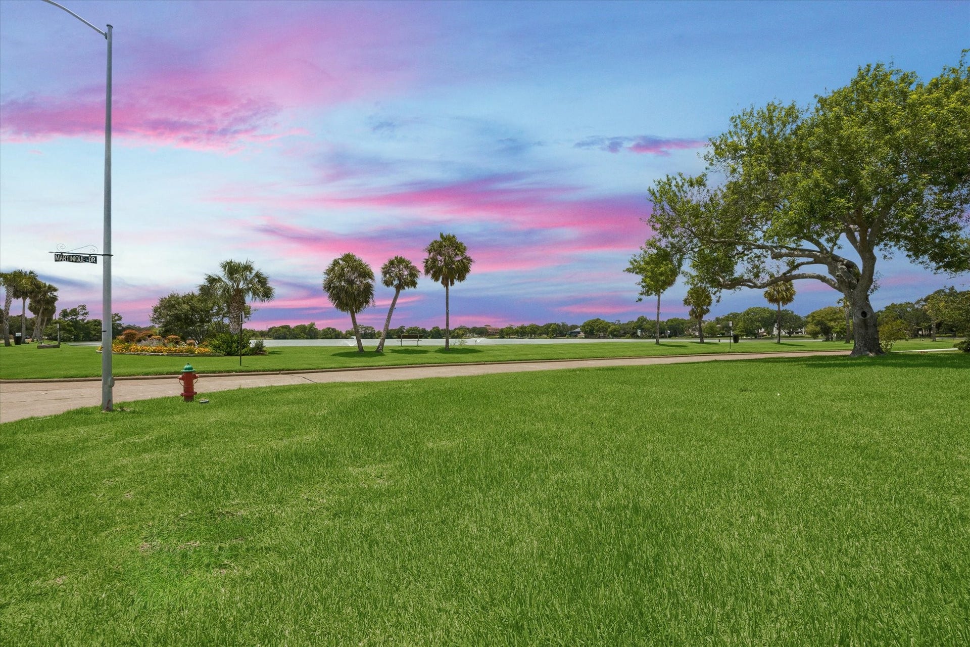 18743 Martinique Drive, Nassau Bay, TX 77058 18743 Martinique Drive, Nassau Bay, TX 77058