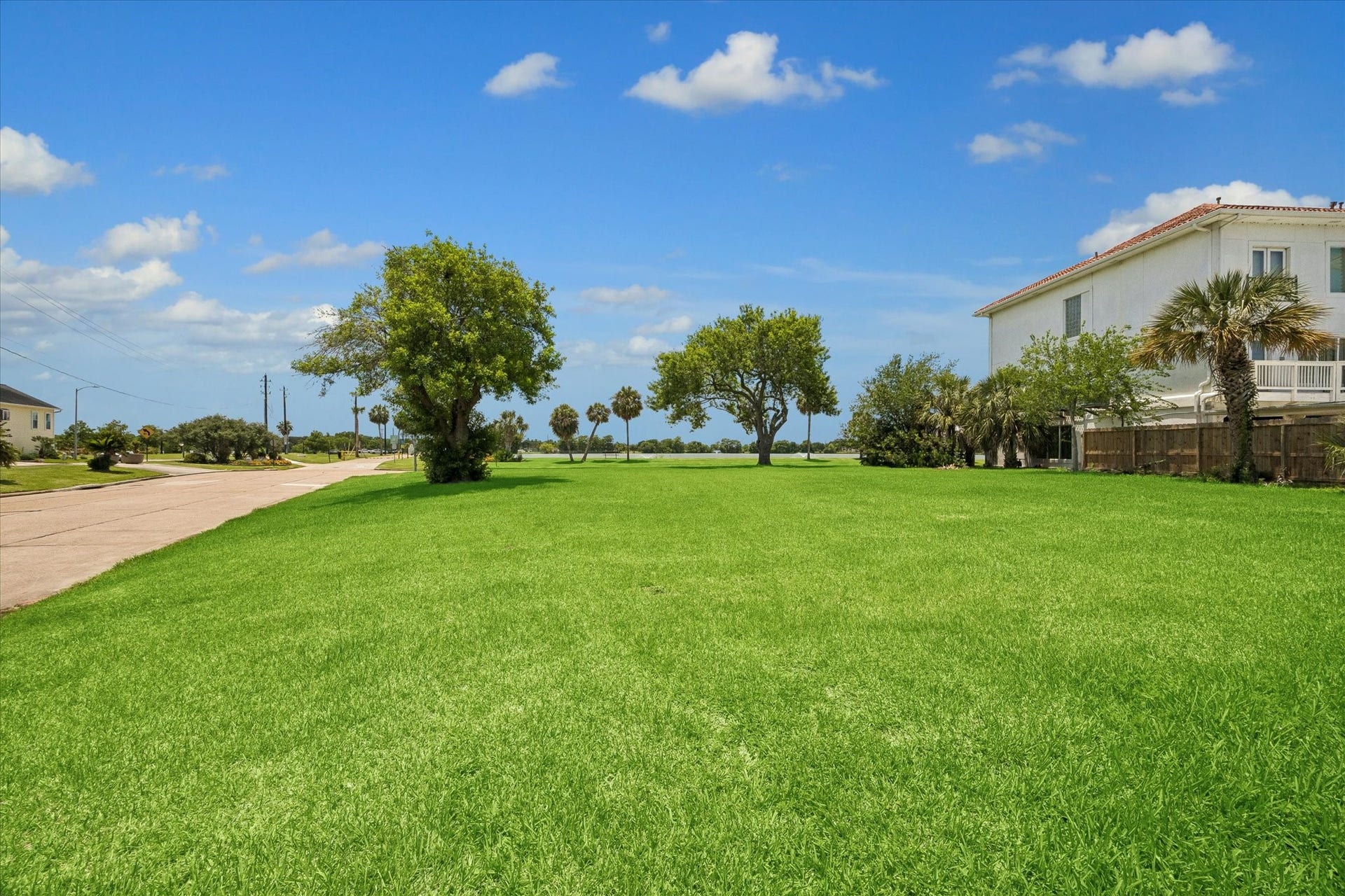 18743 Martinique Drive, Nassau Bay, TX 77058 18743 Martinique Drive, Nassau Bay, TX 77058
