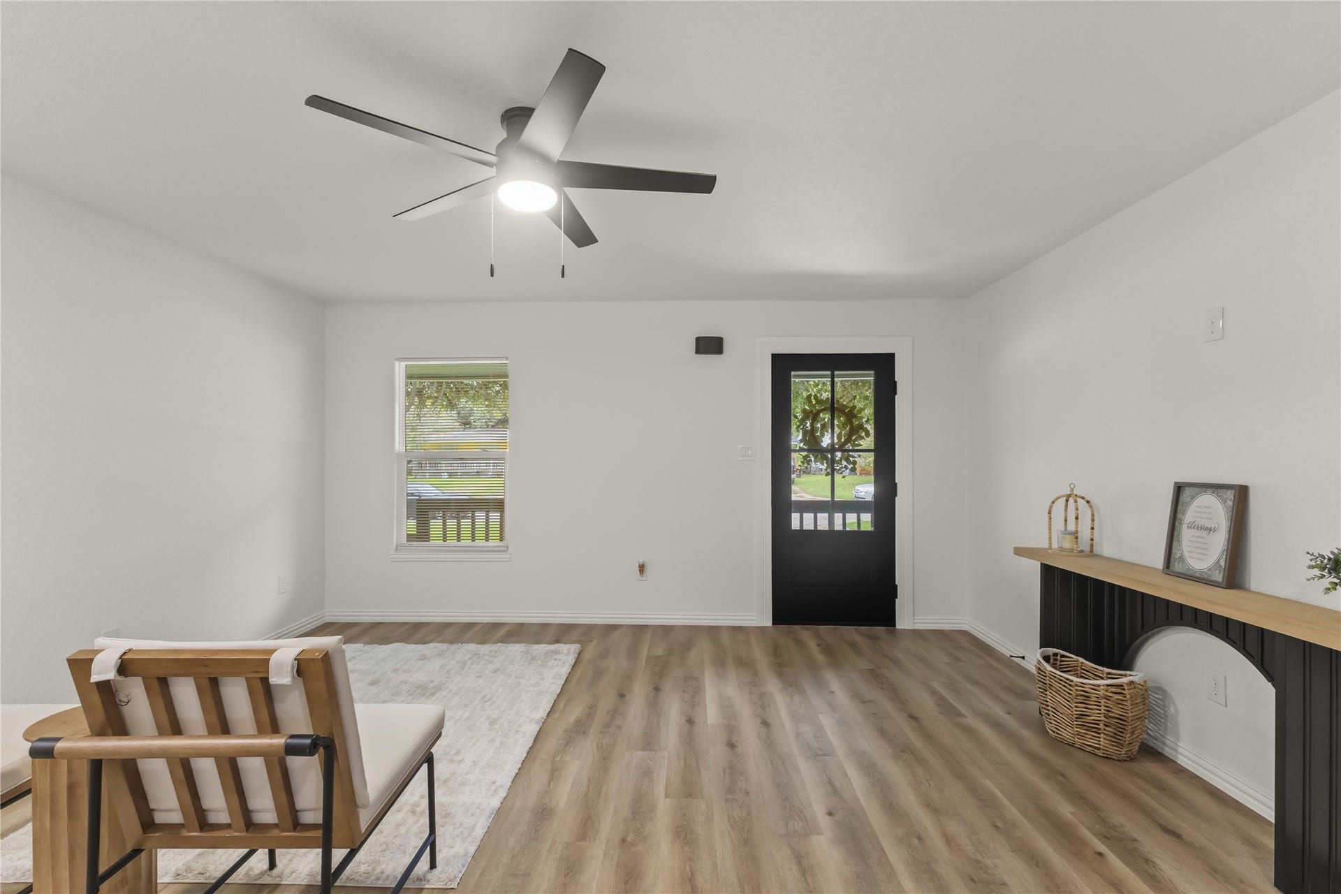 606 Winding Way Street, Lake Jackson, TX 77566