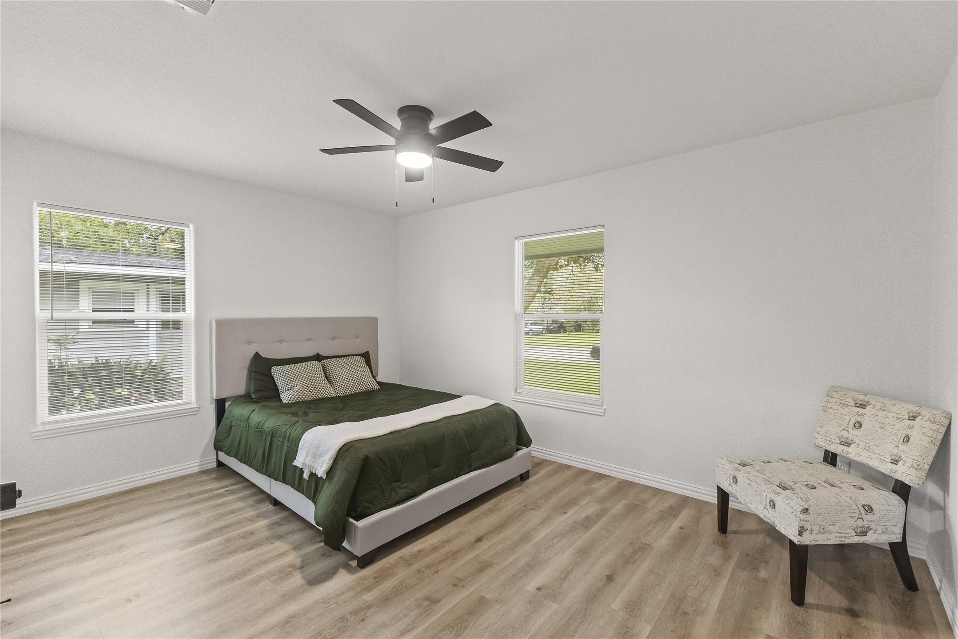 606 Winding Way Street, Lake Jackson, TX 77566