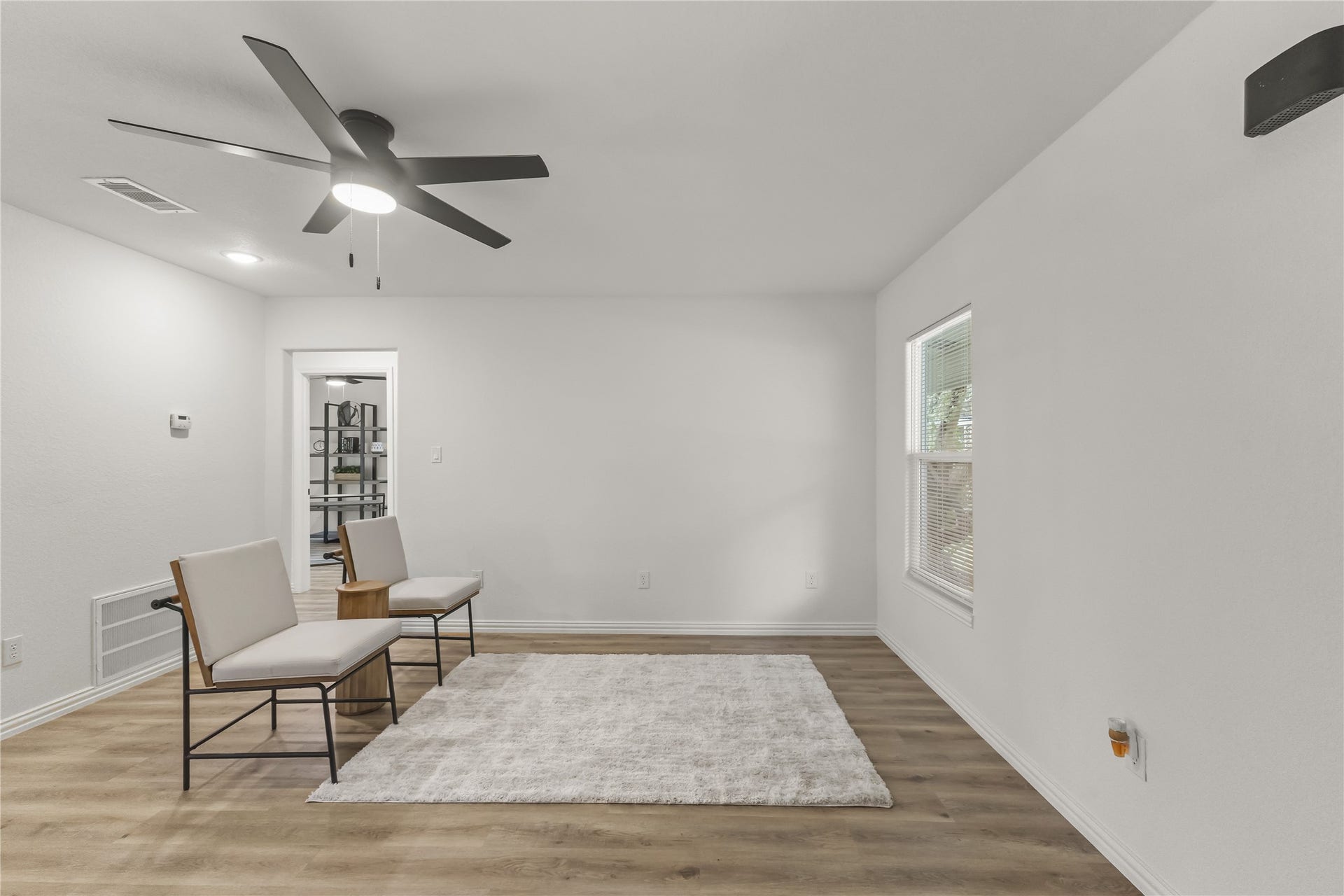606 Winding Way Street, Lake Jackson, TX 77566