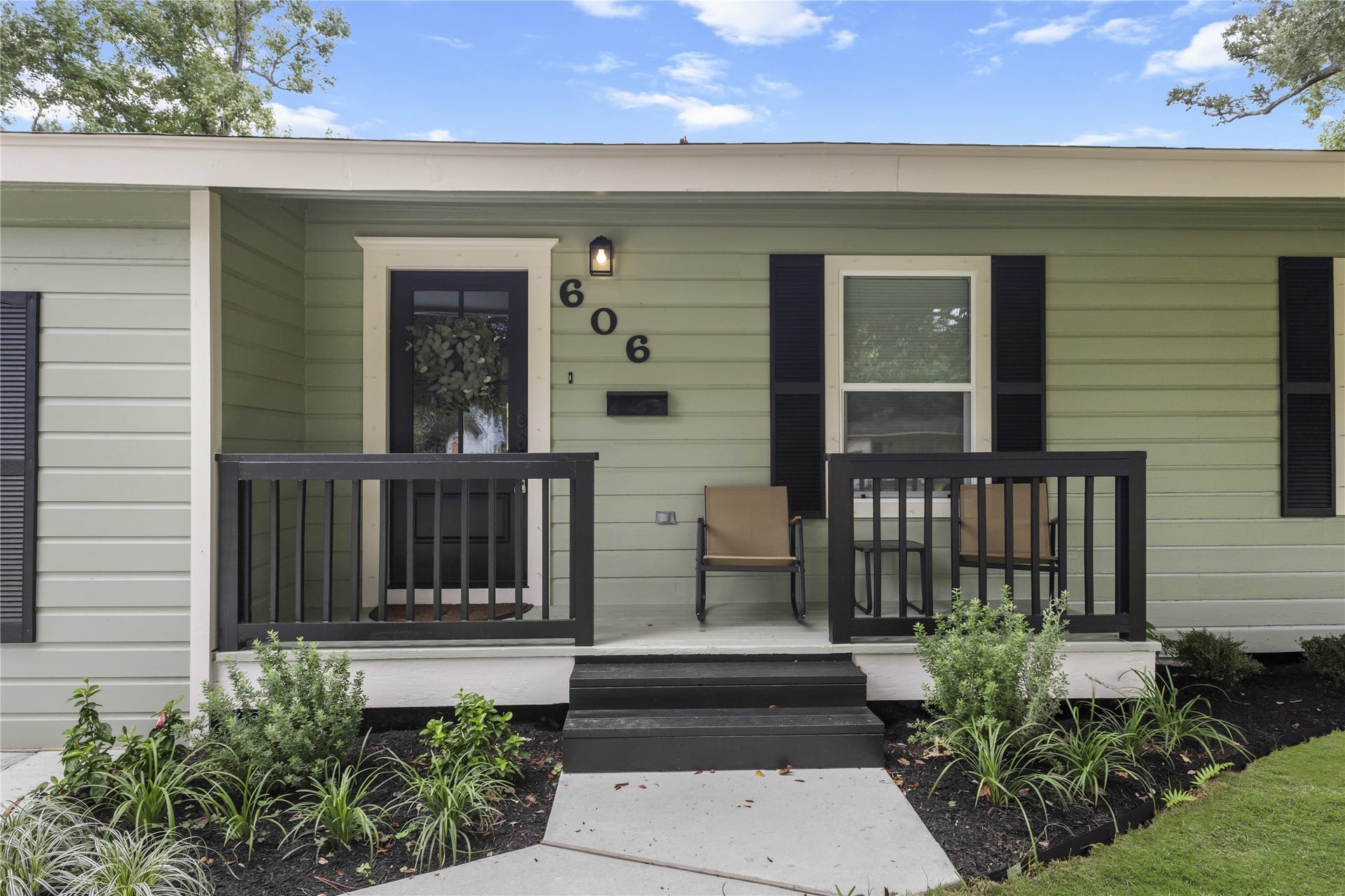 606 Winding Way Street, Lake Jackson, TX 77566