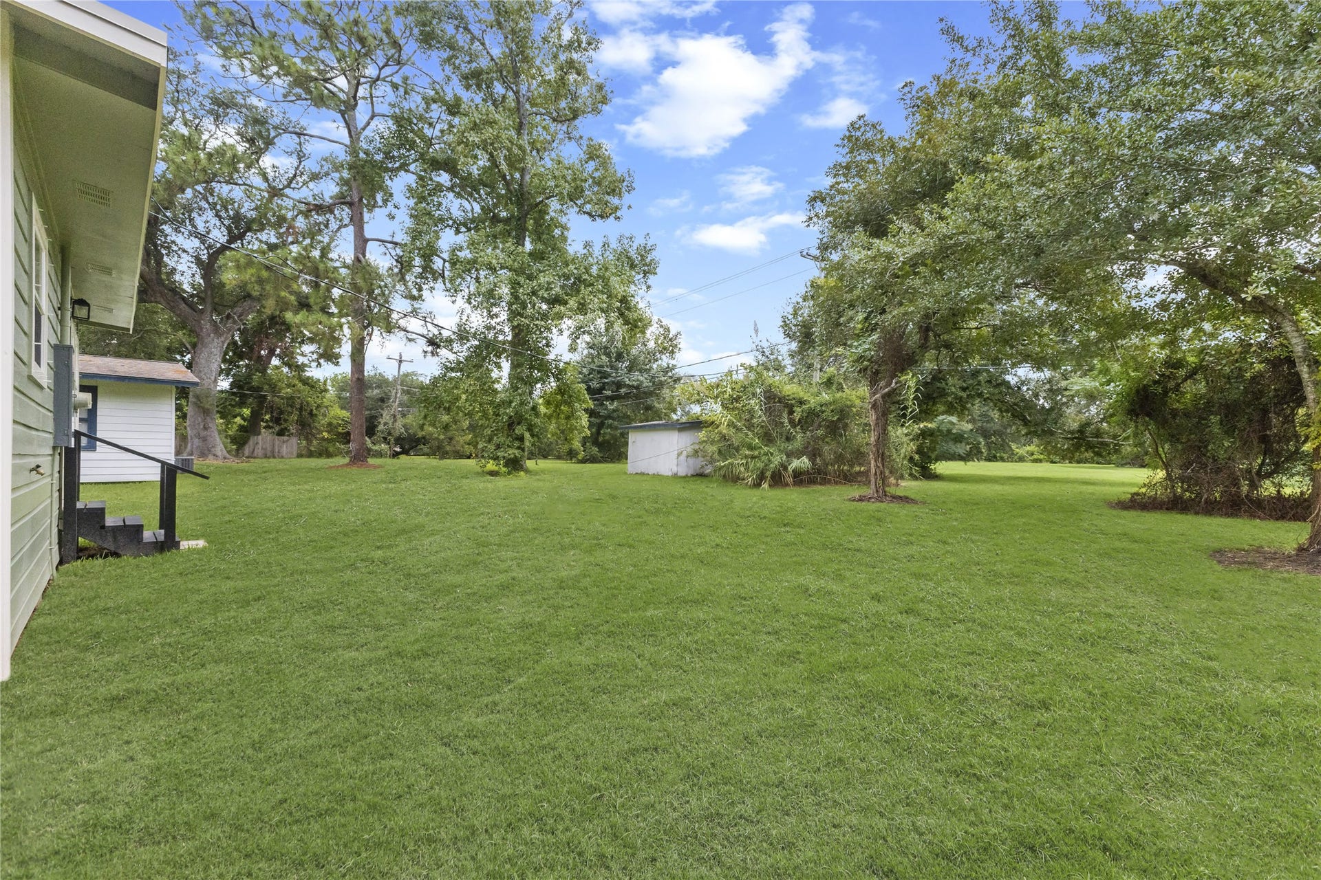 606 Winding Way Street, Lake Jackson, TX 77566