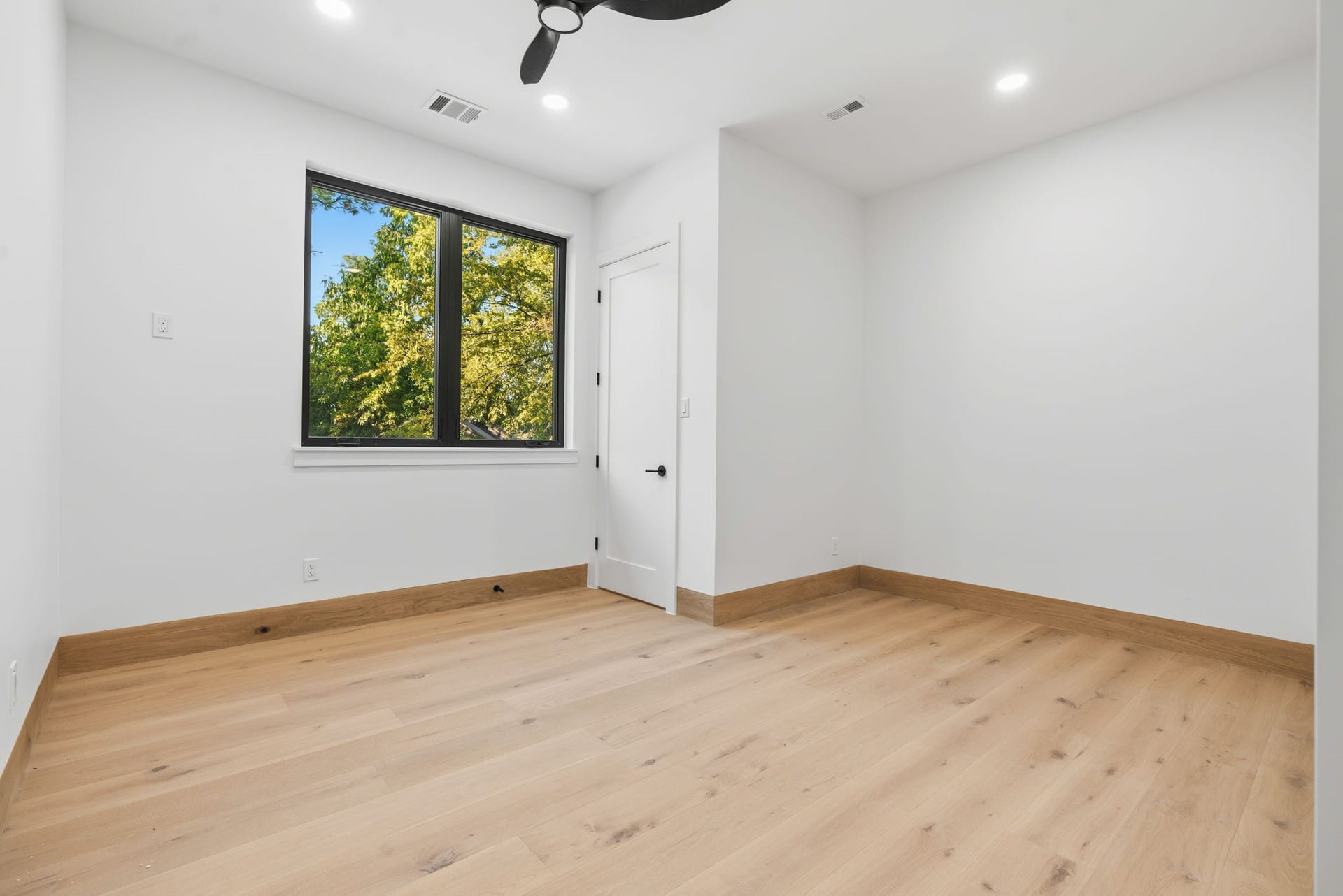 12 N Timber Top Dr, Spring, TX 77380 Second bedroom on the second floor