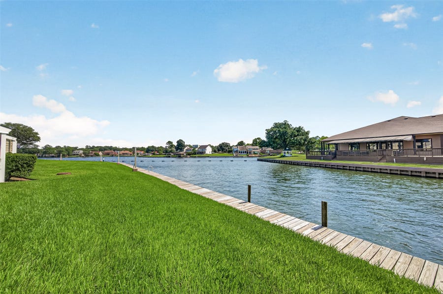 Property photo for 7 April Point Drive S, #7, Conroe, TX