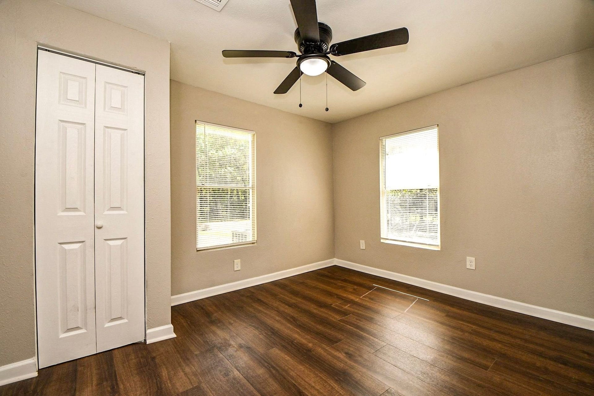 3642 Easy Street, Houston, TX 77026 Bedrooms have closets