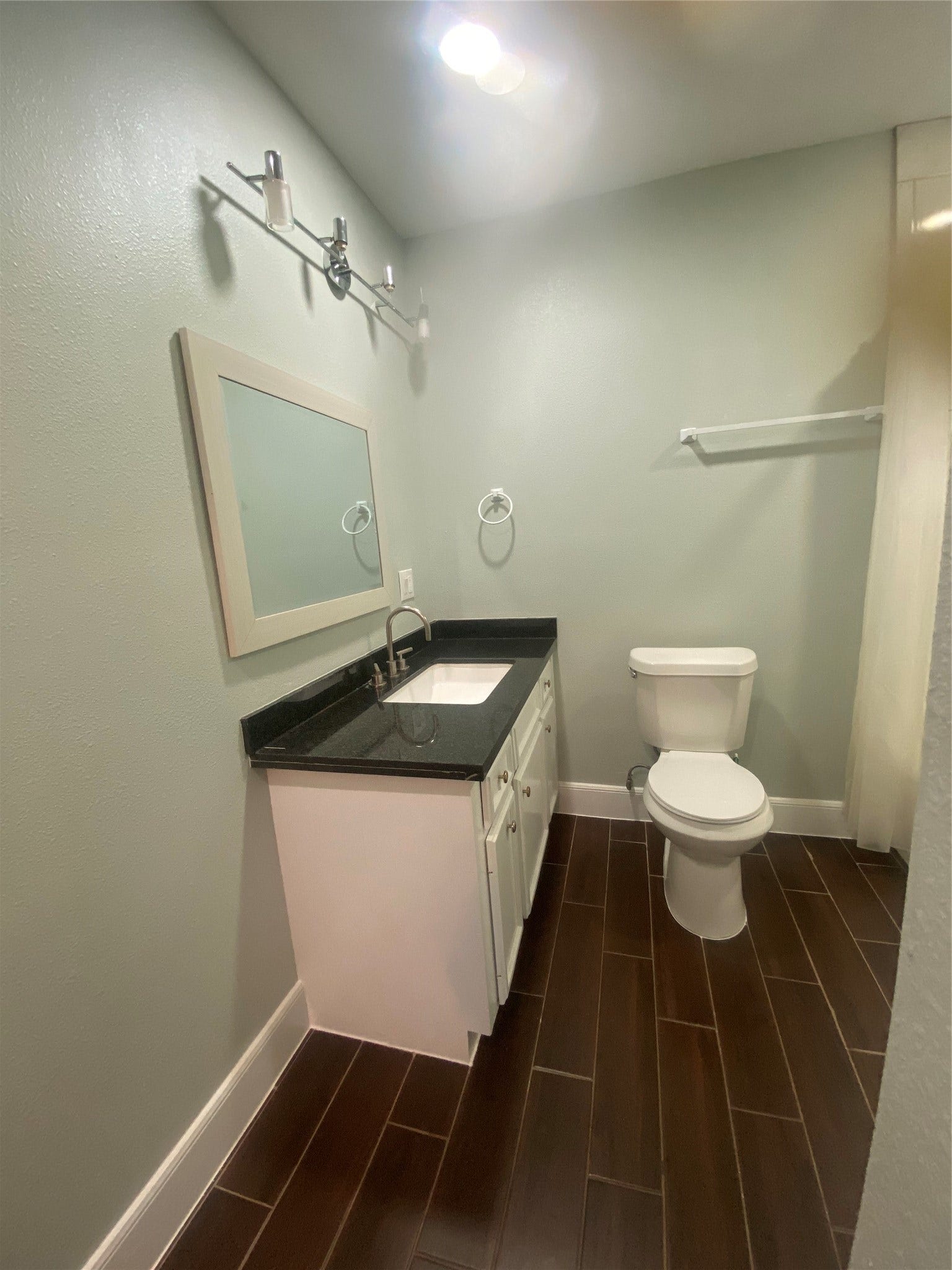 7 Dowling Street, #B, La Marque, TX 77568 7 Dowling Street, #B, La Marque, TX 77568