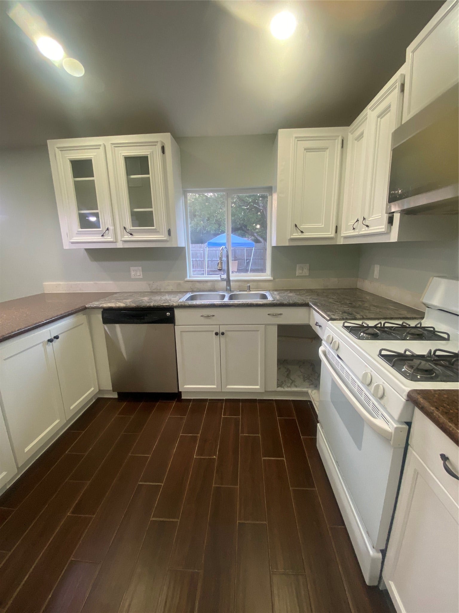 7 Dowling Street, #B, La Marque, TX 77568 7 Dowling Street, #B, La Marque, TX 77568