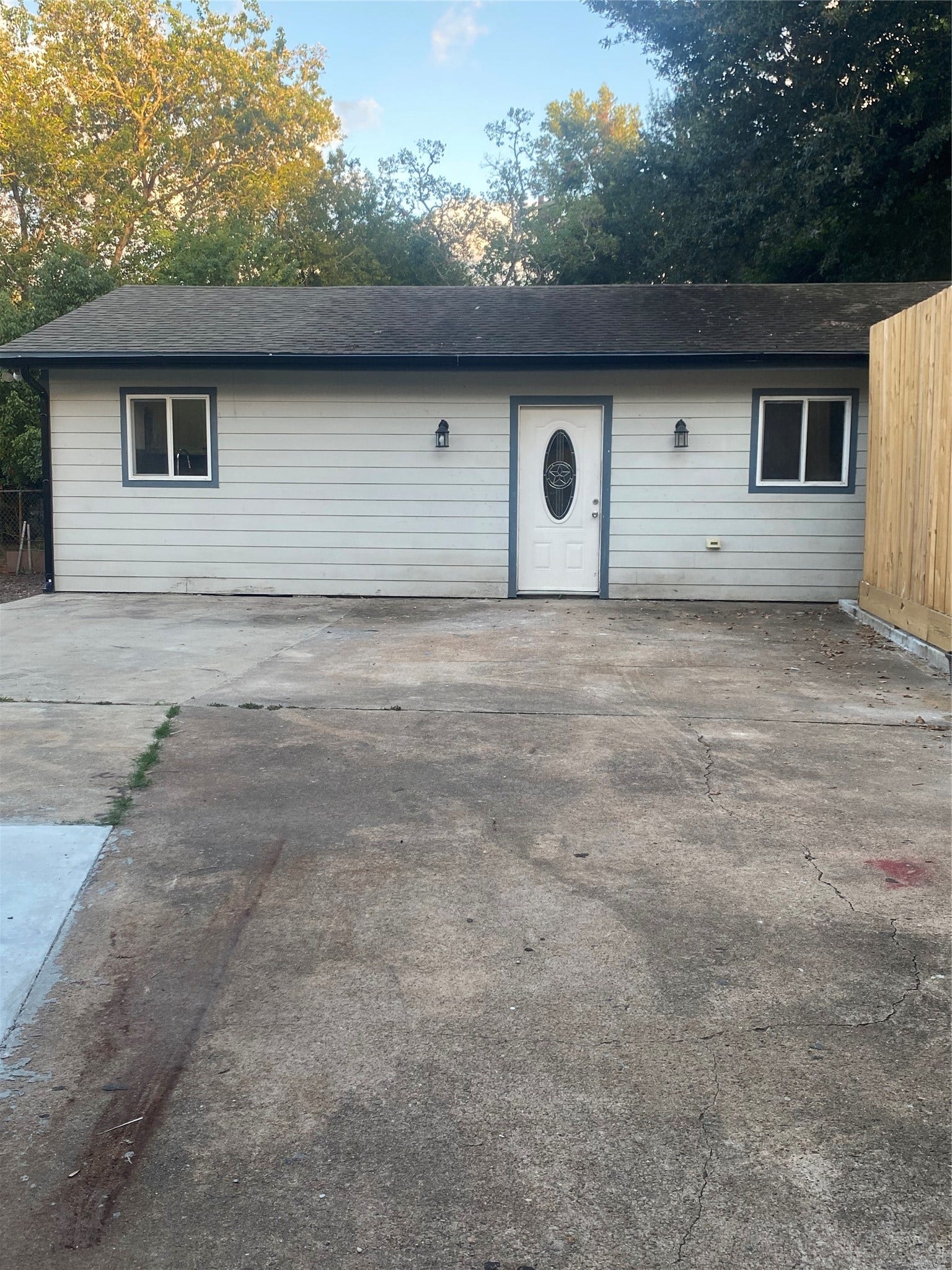 7 Dowling Street, #B, La Marque, TX 77568 Front