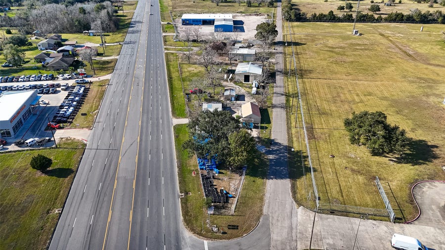 Property photo for 2900 W Highway 6, Alvin, TX