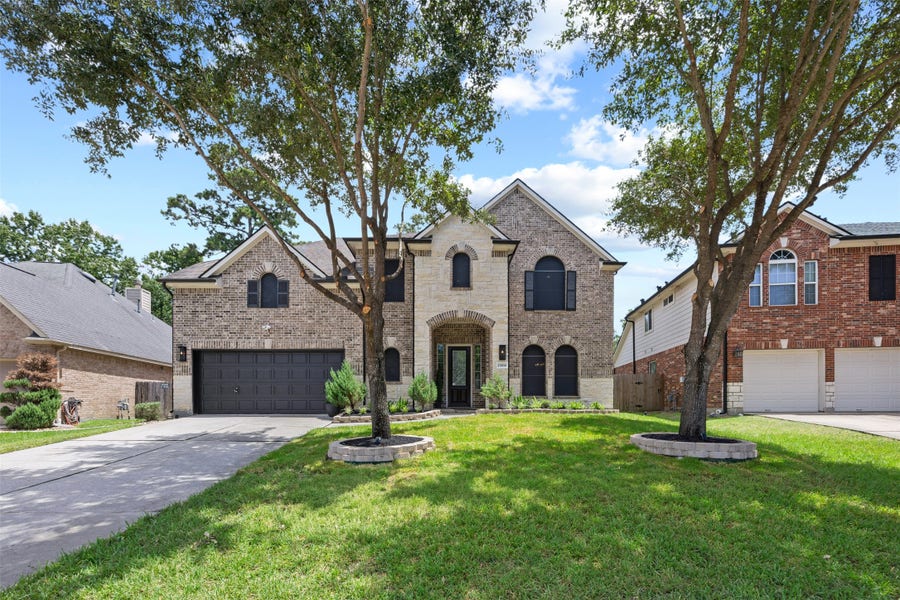 Property photo for 13938 Sawmill Run Lane, Houston, TX