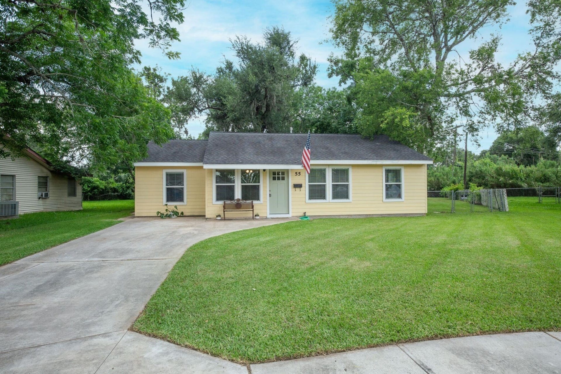 55 Elm Court, Lake Jackson, TX 77566 55 Elm Court, Lake Jackson, TX 77566
