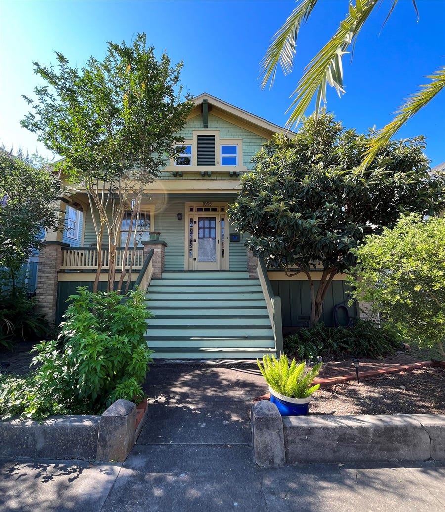 Property photo for 1005 Postoffice St, Galveston, TX
